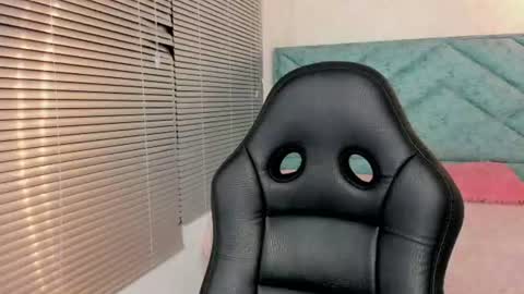 Snapshot of mia_velmont chatting on June 20, 2026, 1:52 am Miaaa online show from June 20, 2026, 1:52 am