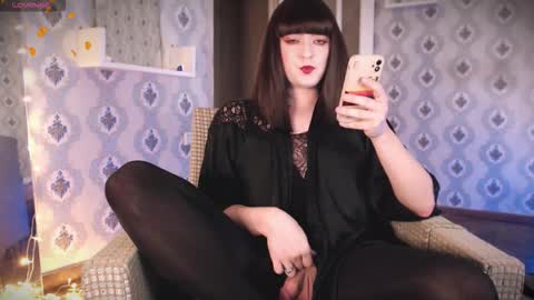 mia_wallase online show from November 18, 2025, 3:34 am