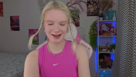 Snapshot of mia_waterlily chatting on May 11, 2026, 3:12 am Mia online show from May 11, 2026, 3:12 am