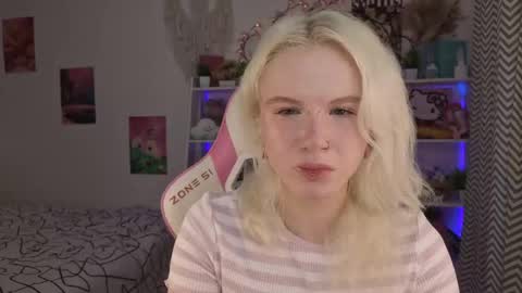 Snapshot of mia_waterlily chatting on May 28, 2026, 3:26 am Mia online show from May 28, 2026, 3:26 am
