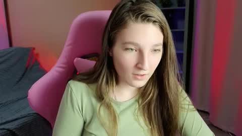 Snapshot of mia_weawer chatting on November 27, 2025, 10:17 am Mia online show from November 27, 2025, 10:17 am