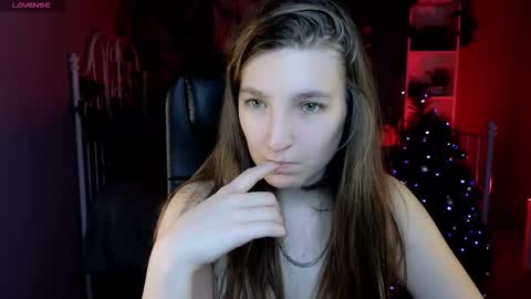 Mia online show from December 21, 2025, 10:22 am