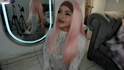 mia_zafir online show from April 28, 2026, 8:25 pm