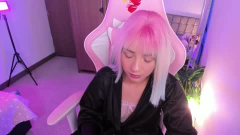 mia  nicolle online show from October 14, 2025, 11:27 pm