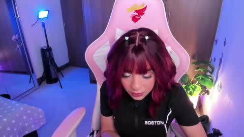 mia  nicolle online show from December 18, 2025, 12:27 am