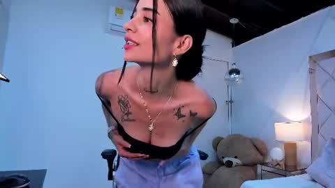 Snapshot of miaa_diamondd1 chatting on June 19, 2026, 1:26 pm Mia online show from June 19, 2026, 1:26 pm