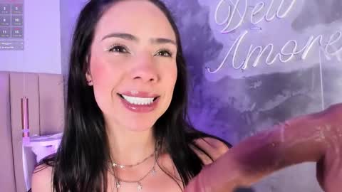 Mia online show from January 19, 2026, 10:41 am