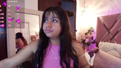 miaa_smiith1 online show from February 28, 2025, 12:09 pm