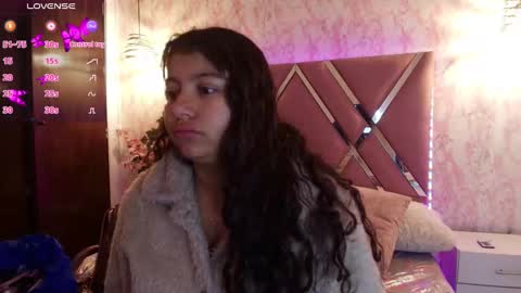 miaa_smiith1 online show from March 10, 2025, 12:15 pm