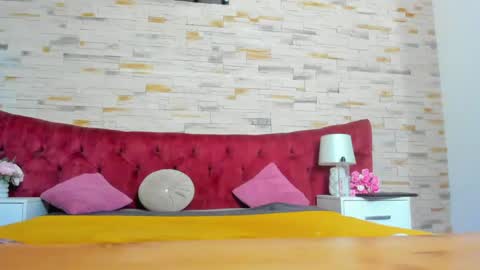 Snapshot of miaaangell chatting on May 25, 2026, 3:01 am Mia Angel online show from May 25, 2026, 3:01 am