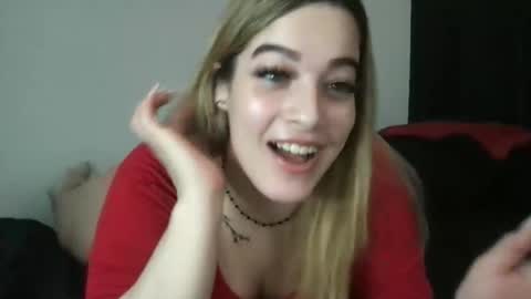 Mia Moji online show from February 16, 2026, 2:02 pm