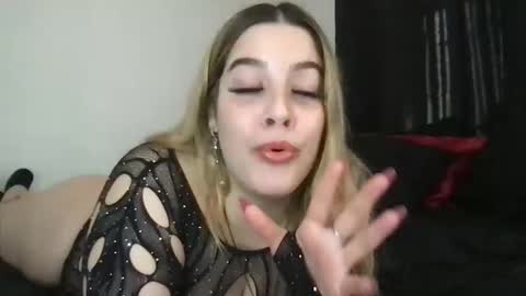 Mia Moji online show from March 13, 2026, 1:07 pm