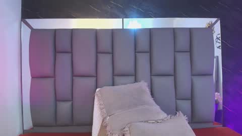 Mia online show from February 19, 2026, 12:12 pm