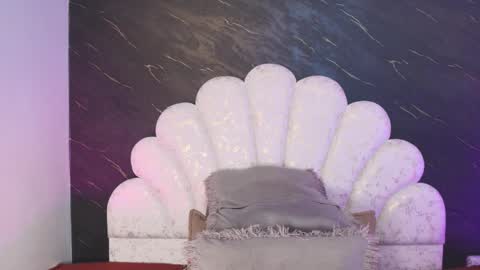 Mia online show from March 14, 2026, 12:10 pm