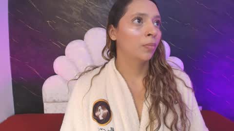 Mia online show from April 8, 2026, 12:05 pm