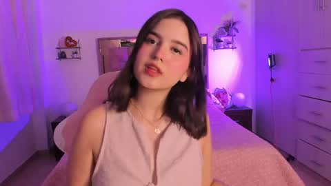 Mia  online show from February 28, 2026, 11:39 pm