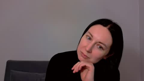 Mia online show from February 16, 2026, 6:15 pm