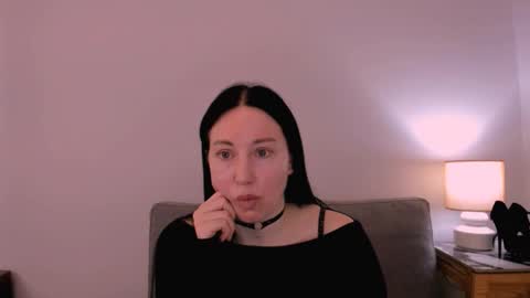 Mia online show from March 9, 2026, 4:22 pm