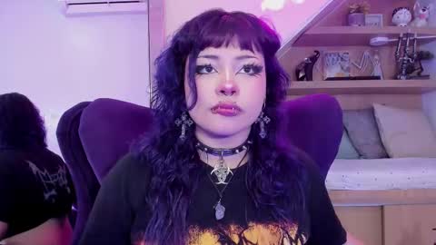 Mia online show from September 13, 2025, 3:17 am