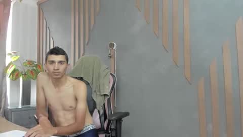 miaandrony online show from April 11, 2026, 7:07 pm