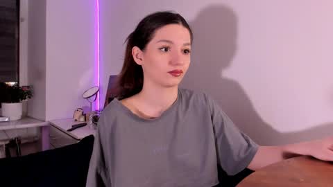 mia online show from April 2, 2026, 11:02 pm