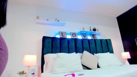 Snapshot of miabrunette23 chatting on December 15, 2024, 3:56 am MIA online show from December 15, 2024, 3:56 am