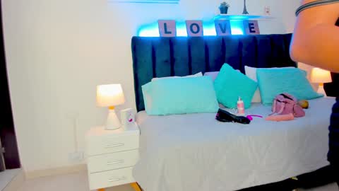 Snapshot of miabrunette23 chatting on January 8, 2025, 3:40 am MIA online show from January 8, 2025, 3:40 am