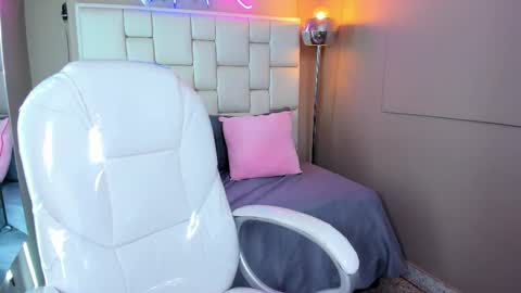 Mia Camille online show from March 26, 2026, 7:08 pm
