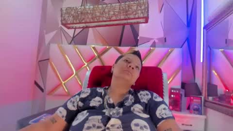   online show from March 8, 2025, 1:47 pm