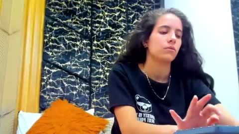 MiaCours online show from March 30, 2026, 7:15 pm