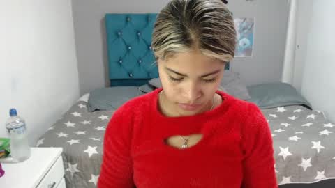 Snapshot of miacumgirl chatting on April 23, 2026, 12:15 pm miacumgirl online show from April 23, 2026, 12:15 pm