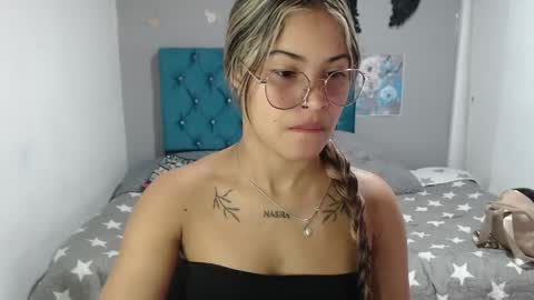 Snapshot of miacumgirl chatting on May 5, 2026, 12:13 pm miacumgirl online show from May 5, 2026, 12:13 pm