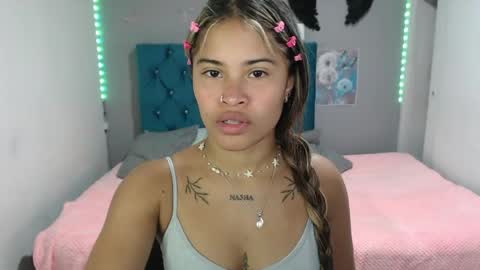 Snapshot of miacumgirl chatting on June 1, 2026, 12:29 pm miacumgirl online show from June 1, 2026, 12:29 pm