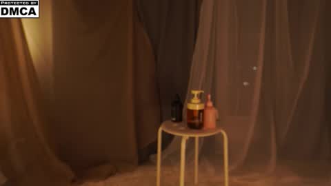 Mia online show from November 16, 2025, 5:51 pm