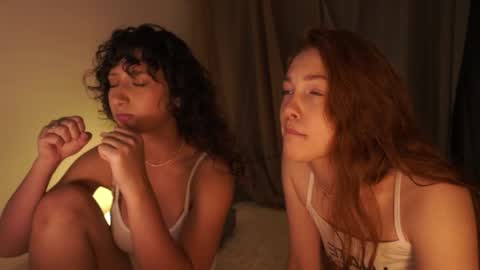 Mia online show from November 22, 2025, 7:35 pm