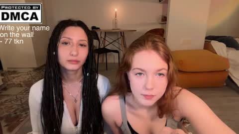 Mia online show from April 1, 2026, 10:51 pm