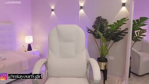 Mia Gomez online show from September 16, 2025, 12:28 pm