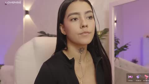 Mia Gomez online show from February 11, 2026, 2:00 pm