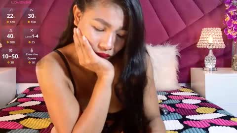 miahantonelli online show from April 17, 2026, 6:44 pm