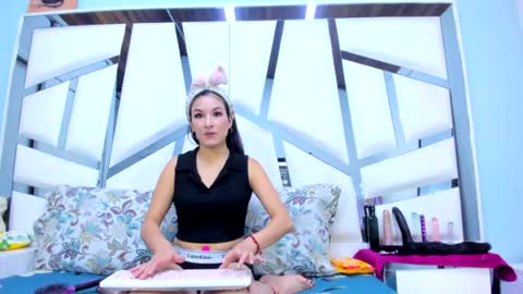 miaharper0 online show from August 5, 2026, 3:53 am