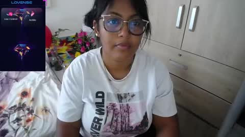 miajoseph_ online show from February 12, 2025, 6:51 pm