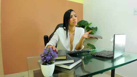 Snapshot of miakarsson chatting on July 31, 2026, 8:41 pm Mia online show from July 31, 2026, 8:41 pm