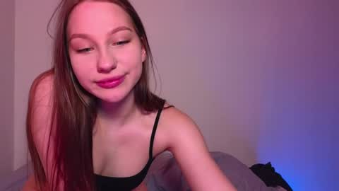 milanaaaa online show from January 17, 2025, 8:44 pm