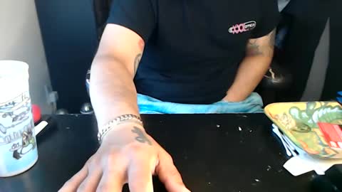 Mark online show from October 1, 2025, 3:40 pm