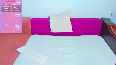 Mia Kittyy online show from October 6, 2025, 6:05 pm