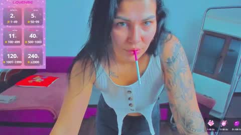 Mia Kittyy online show from October 22, 2025, 4:07 pm