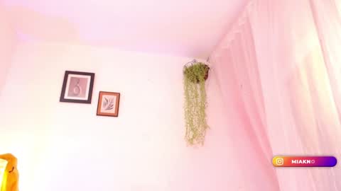 Mia online show from January 31, 2025, 12:07 pm