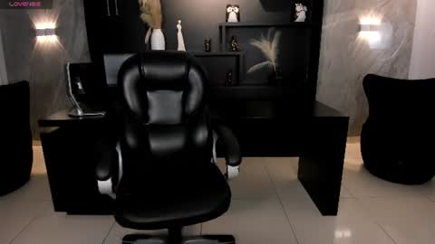 Snapshot of mialaurence_ chatting on June 16, 2026, 7:27 pm Call me Mia online show from June 16, 2026, 7:27 pm
