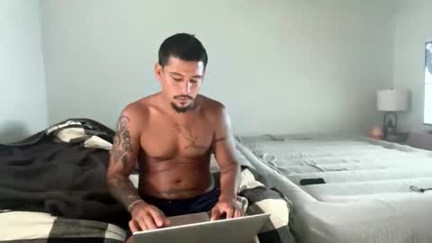 Snapshot of miamiclos1 chatting on May 30, 2026, 1:08 pm miamiclos1 online show from May 30, 2026, 1:08 pm
