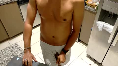 miamiswinger79 online show from May 9, 2026, 5:51 pm